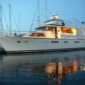 temptation-ii-luxury-yacht.bournemouth-hotels.org/