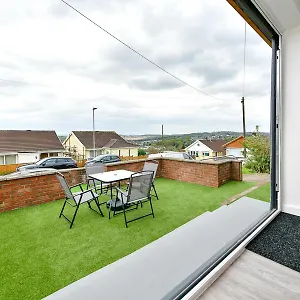 pass-the-keys-newly-renovated-bungalow-stunning-views-of-gower.cardiffhotelswales.com/