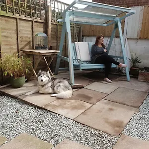 Homestay The Garden Room, Pets, Fridge Tv, Chester
